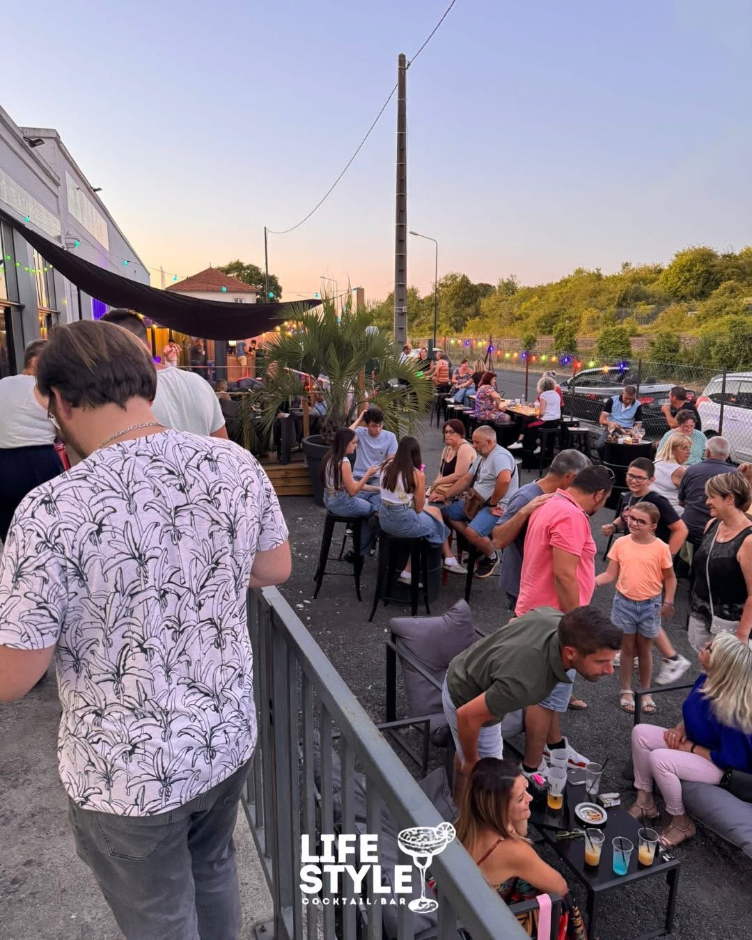 Terrasse en soirée Lifestyle Bar